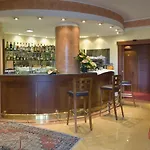 فندق إيه أس 4*